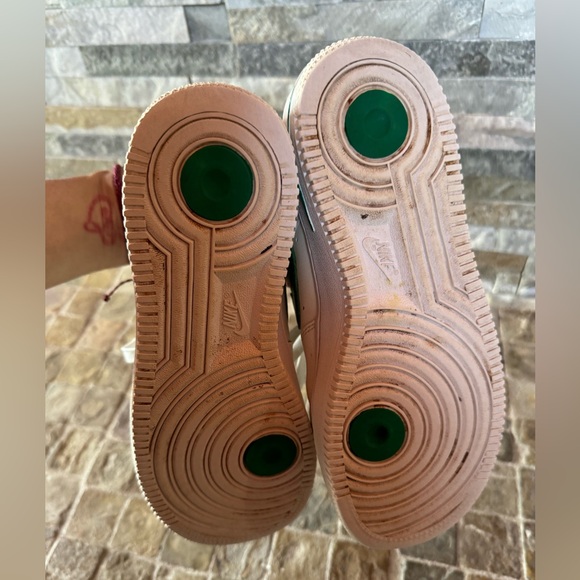 Nike womens White and Green Sneakers - Picture 8 of 13